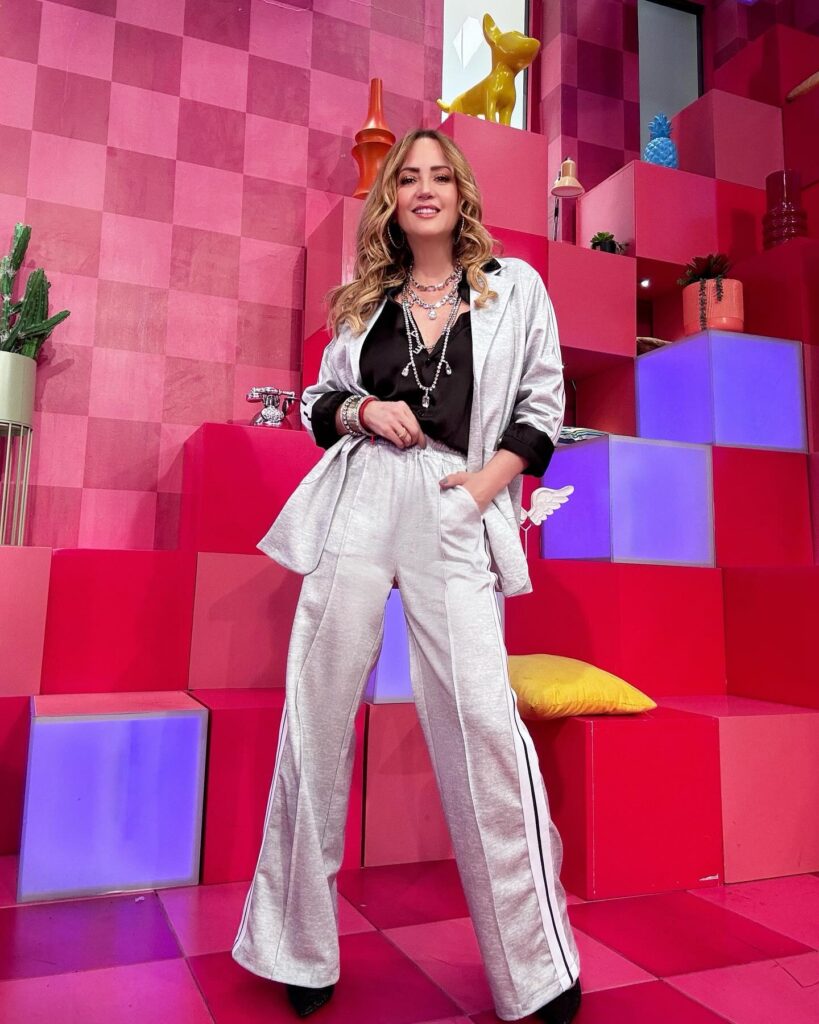 Andrea Legarreta: Su Trayectoria en Televisión, Vida Personal y Proyectos Actuales
